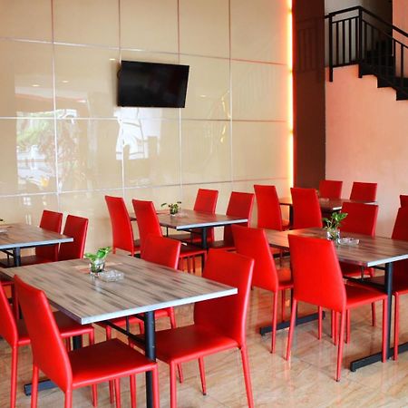 Maleosan Inn Manado Hotel Exterior photo