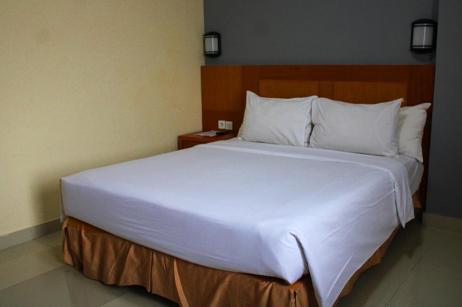 Maleosan Inn Manado Hotel Exterior photo