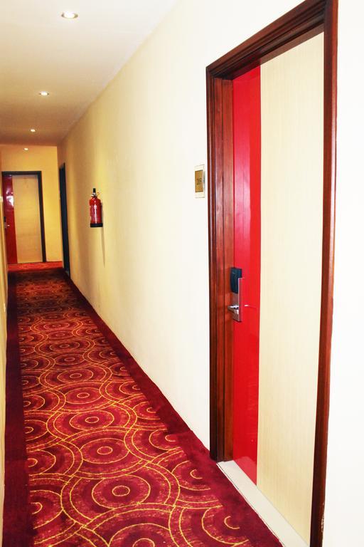 Maleosan Inn Manado Hotel Exterior photo