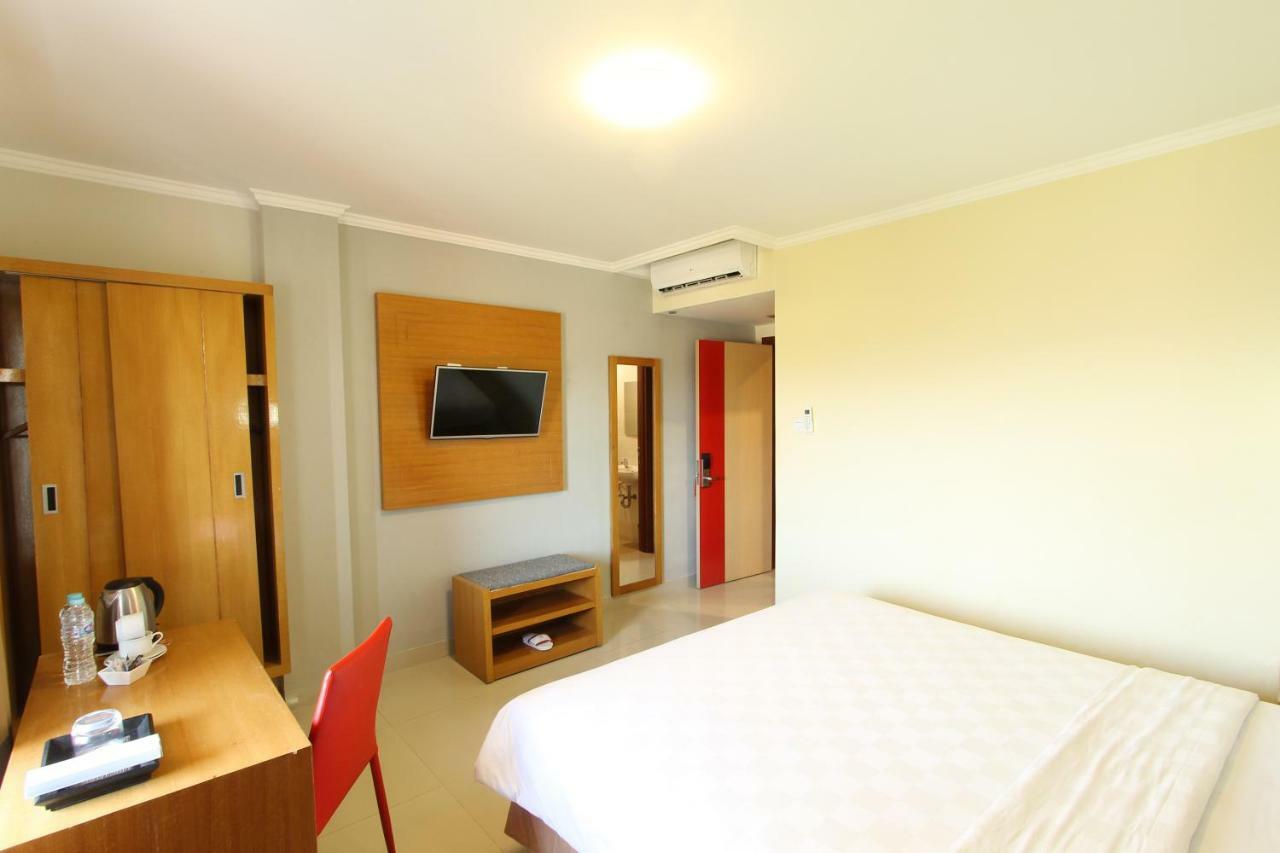 Maleosan Inn Manado Hotel Exterior photo